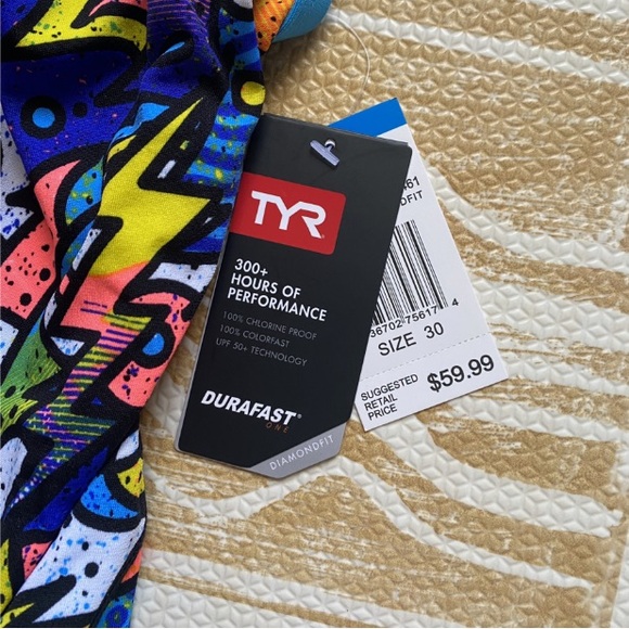 TYR NWT! One piece swimsuit! Size 30 - Picture 2 of 6